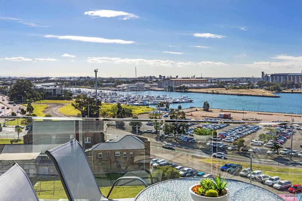 Astra Apartments Newcastle Exterior photo
